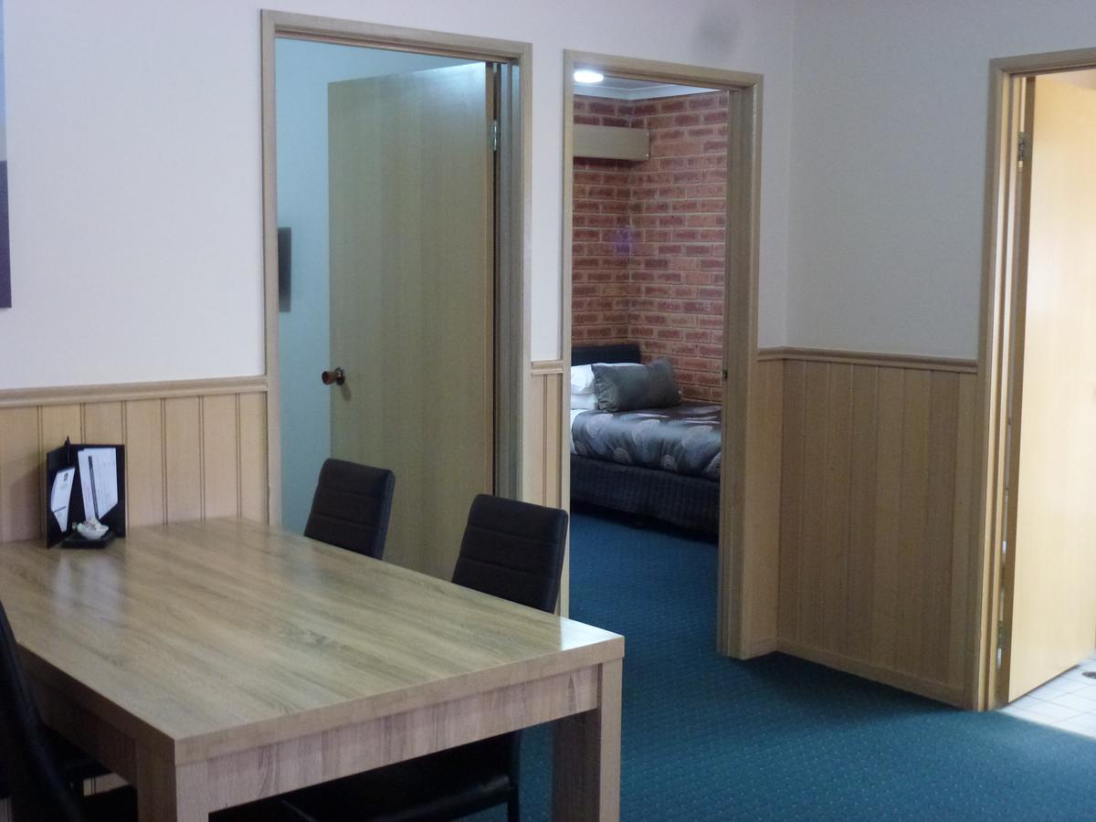 Colonial Motor Inn Bairnsdale Golden Chain Property Buitenkant foto