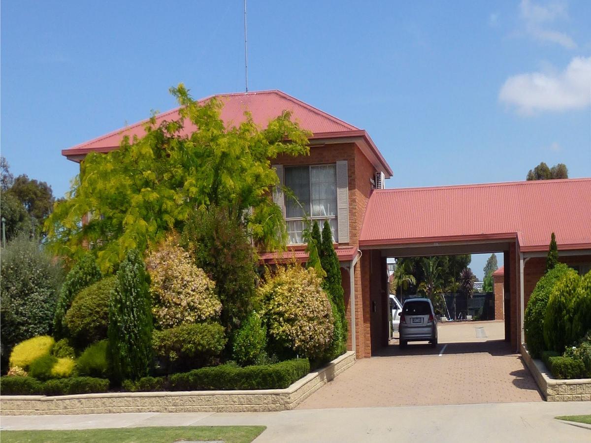 Colonial Motor Inn Bairnsdale Golden Chain Property Buitenkant foto