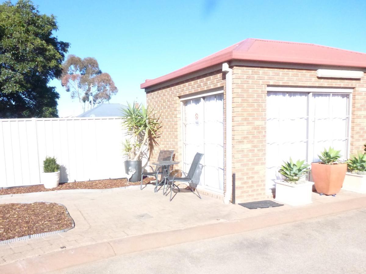Colonial Motor Inn Bairnsdale Golden Chain Property Buitenkant foto
