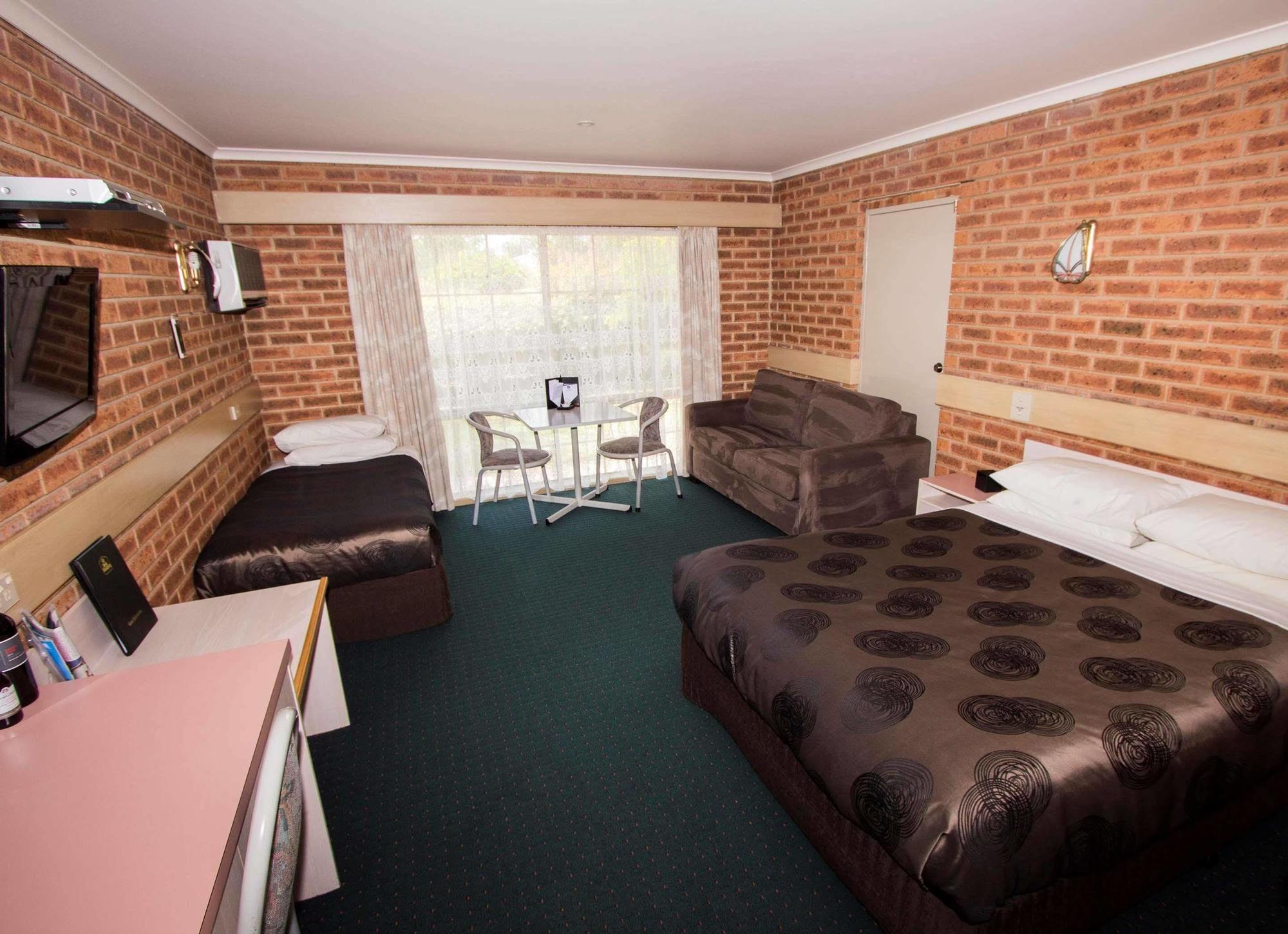 Colonial Motor Inn Bairnsdale Golden Chain Property Buitenkant foto