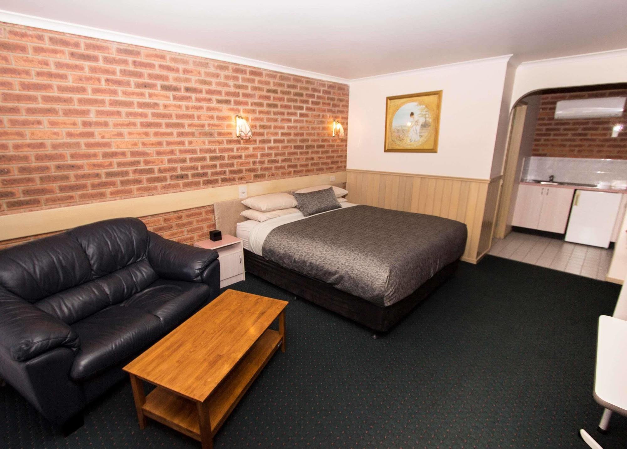 Colonial Motor Inn Bairnsdale Golden Chain Property Buitenkant foto