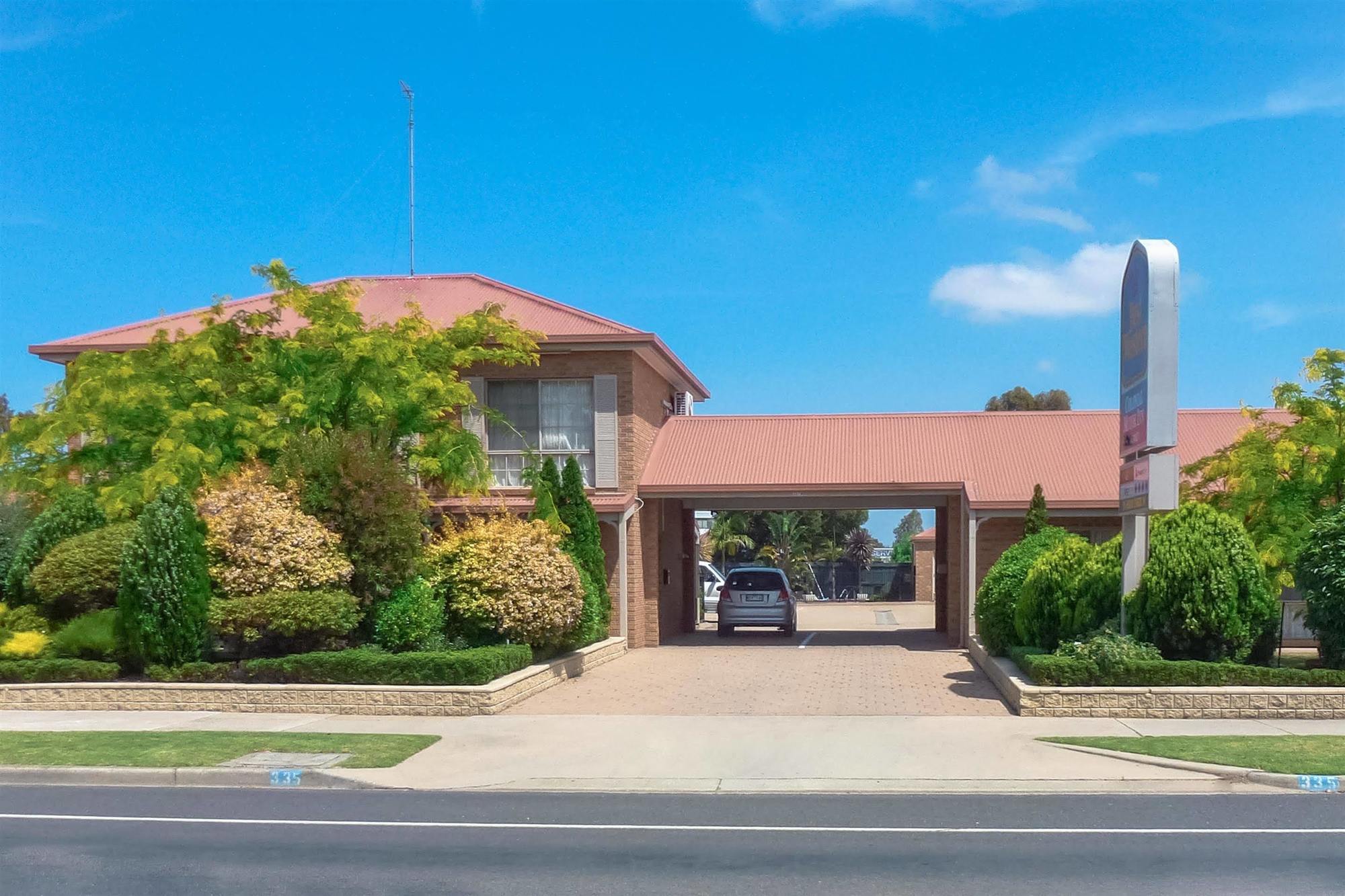 Colonial Motor Inn Bairnsdale Golden Chain Property Buitenkant foto