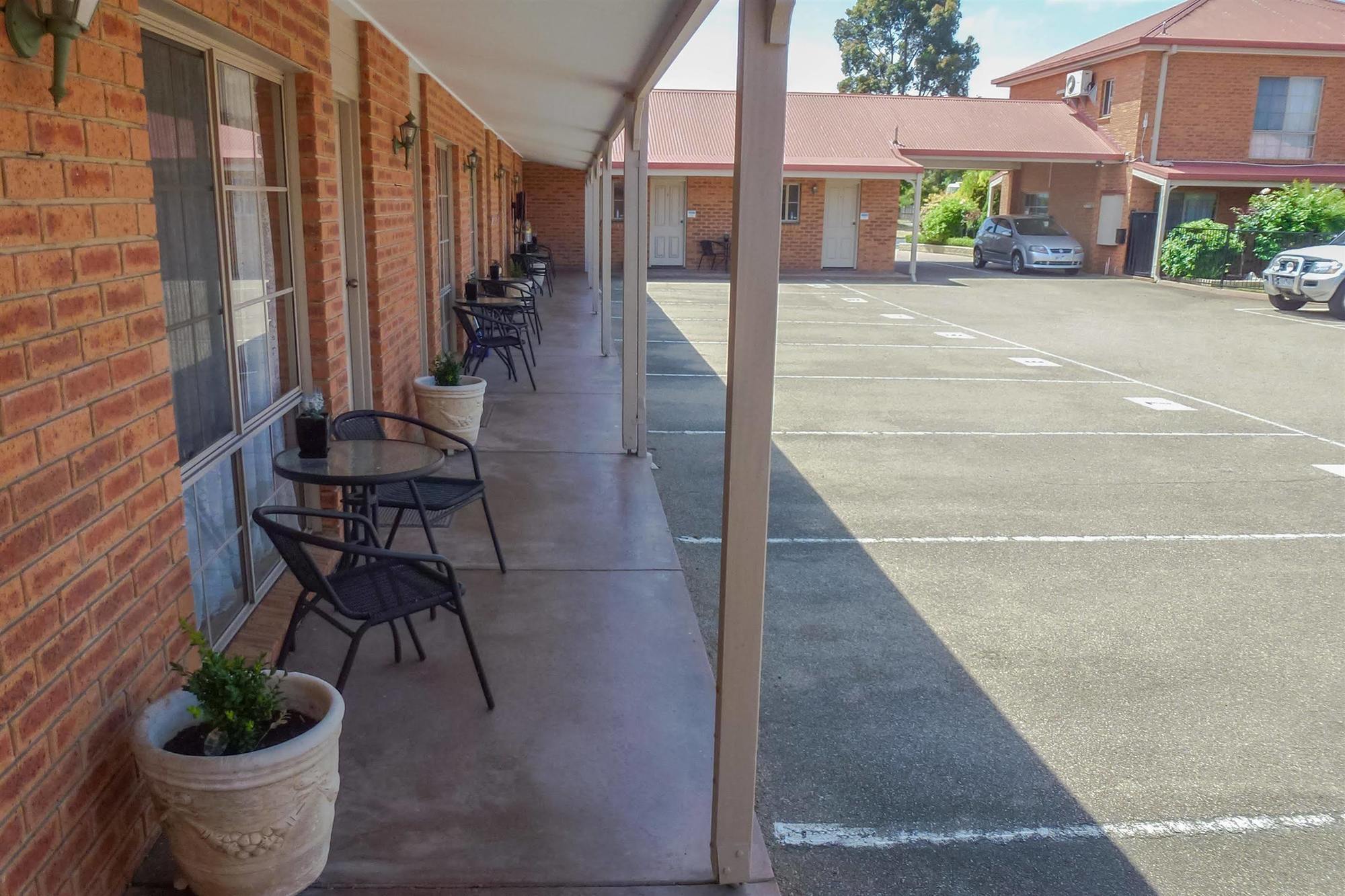 Colonial Motor Inn Bairnsdale Golden Chain Property Buitenkant foto