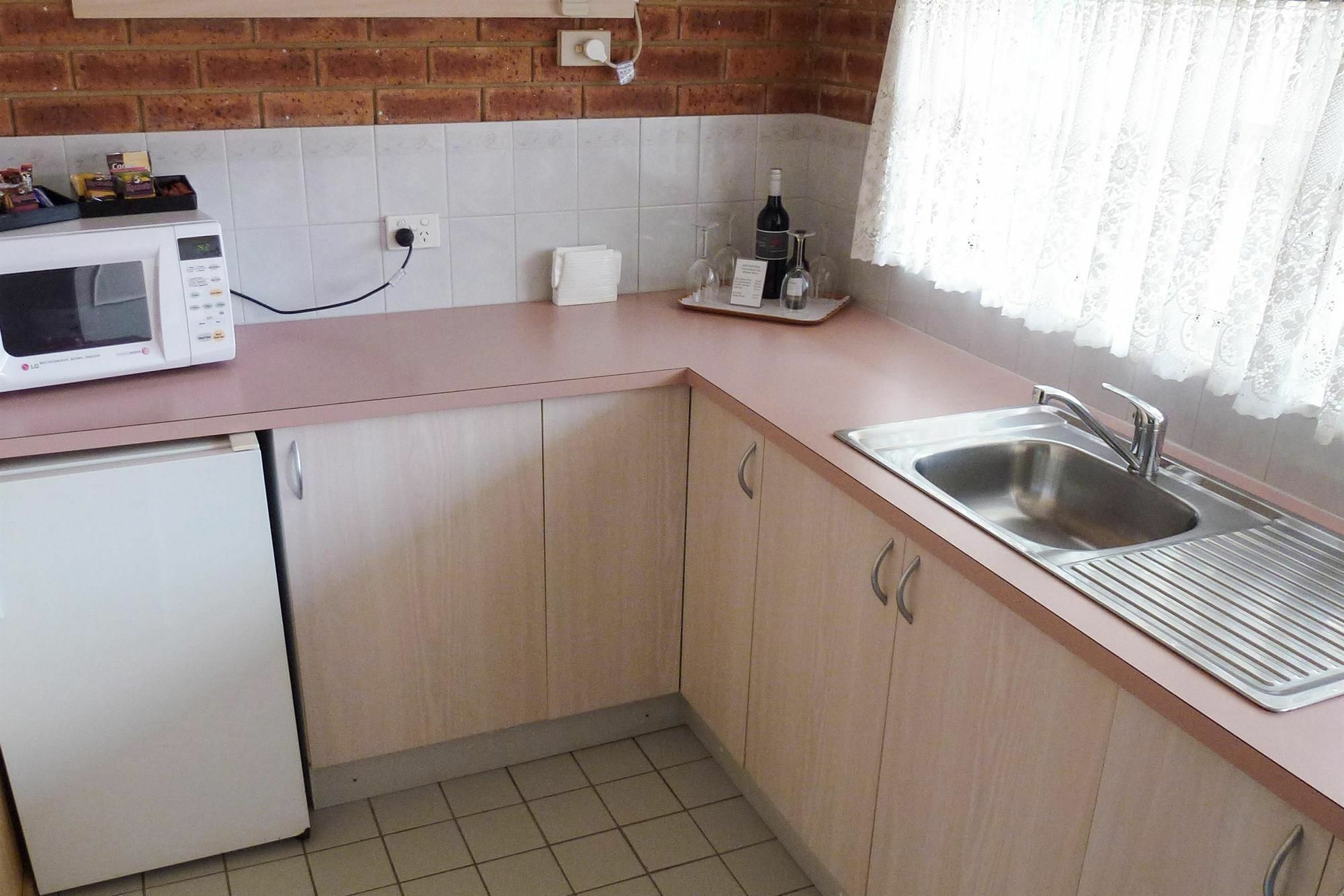 Colonial Motor Inn Bairnsdale Golden Chain Property Buitenkant foto