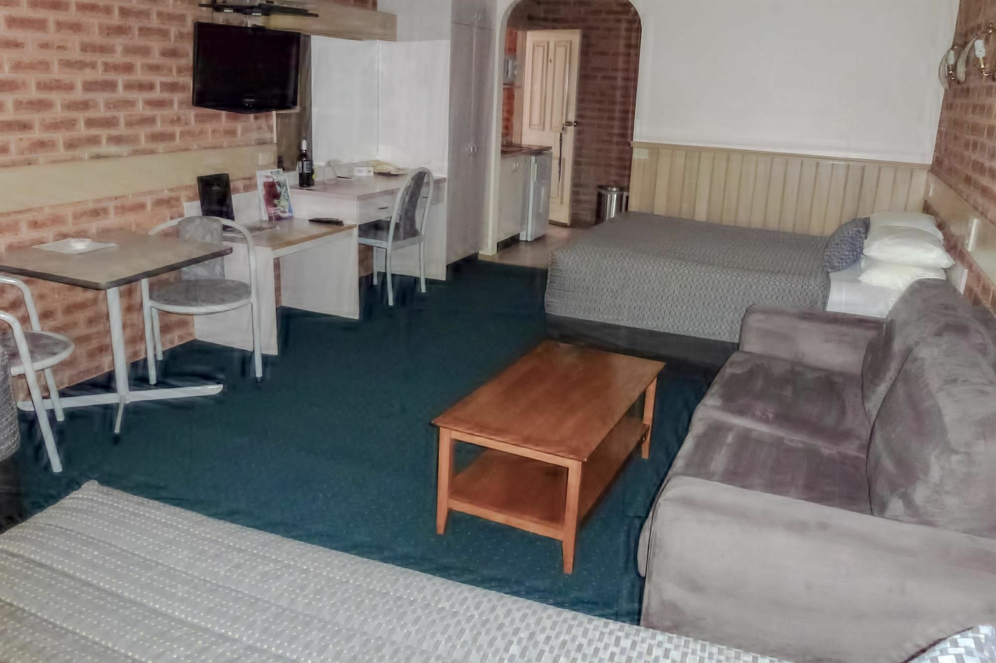 Colonial Motor Inn Bairnsdale Golden Chain Property Buitenkant foto